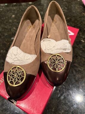 NWT Patent-Toe Aerosoles Ballet Flats Tan Sz 8.5W